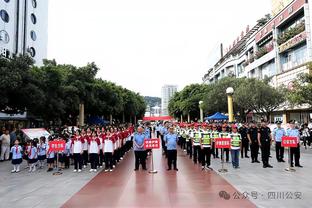 科尔：喜欢穆迪的表现 他性格很好&非常职业